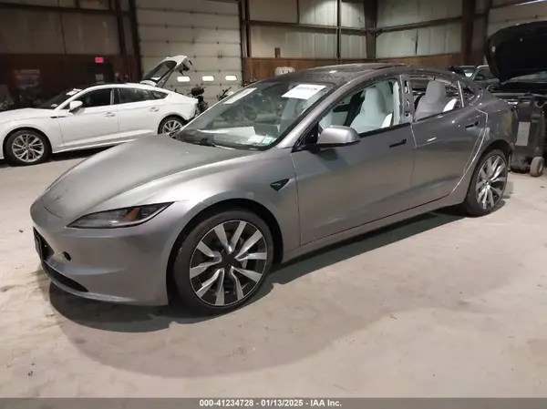 5YJ3E1EB5SF883600 2025 TESLA MODEL 3 - Image 2