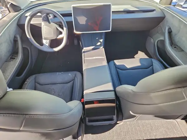 5YJ3E1EB5SF884021 2025 TESLA MODEL 3 - Image 8