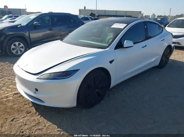 5YJ3E1EB5SF888425 2025 TESLA MODEL 3 - Image 2