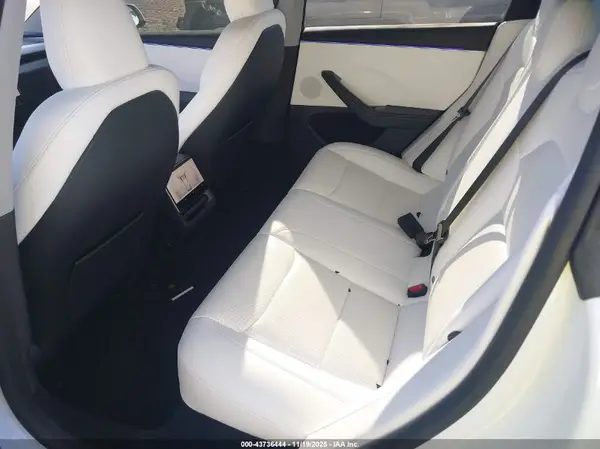 5YJ3E1EB5SF888425 2025 TESLA MODEL 3 - Image 8