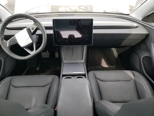 5YJ3E1EB5SF891003 2025 TESLA MODEL 3 - Image 8