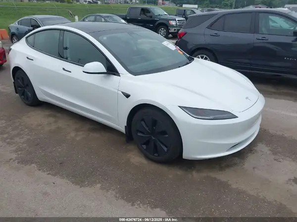 5YJ3E1EB5SF893625 2025 TESLA MODEL 3 - Image 1