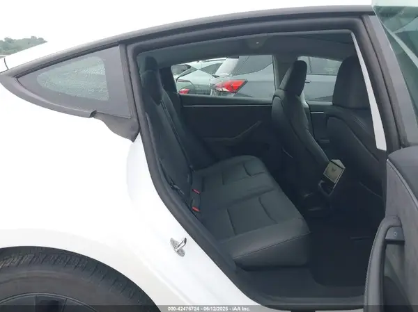 5YJ3E1EB5SF893625 2025 TESLA MODEL 3 - Image 8