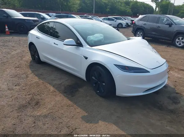 5YJ3E1EB5SF894032 2025 TESLA MODEL 3 - Image 1