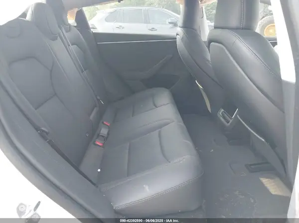 5YJ3E1EB5SF894032 2025 TESLA MODEL 3 - Image 8