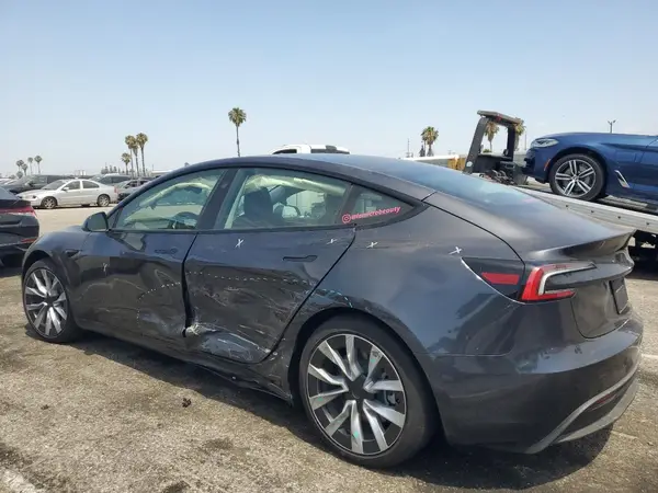 5YJ3E1EB5SF904316 2025 TESLA MODEL 3 - Image 2