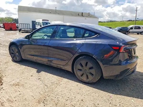 5YJ3E1EB5SF907393 2025 TESLA MODEL 3 - Image 2