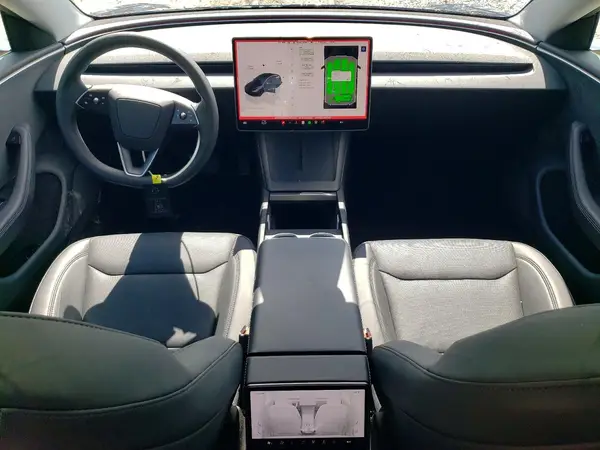 5YJ3E1EB5SF907393 2025 TESLA MODEL 3 - Image 8