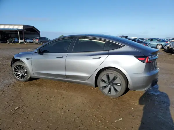 5YJ3E1EB5SF915459 2025 TESLA MODEL 3 - Image 2