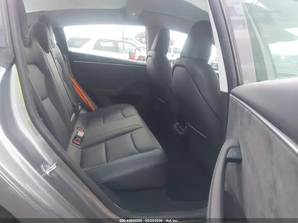 5YJ3E1EB5SF919026 2025 TESLA MODEL 3 - Image 8