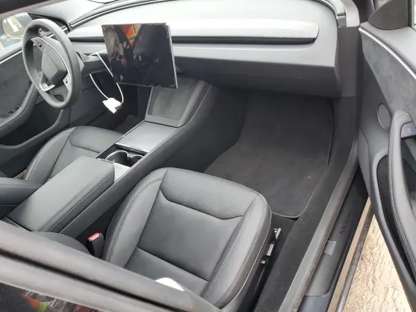 5YJ3E1EB5SF922623 2025 TESLA MODEL 3 - Image 8
