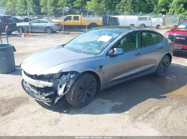 5YJ3E1EB5SF927336 2025 TESLA MODEL 3 - Image 2