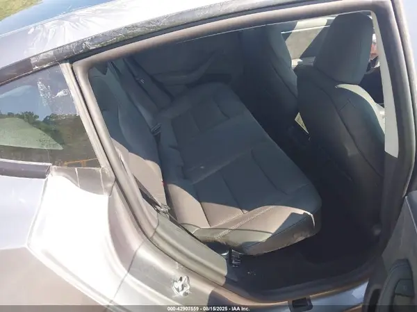 5YJ3E1EB5SF927336 2025 TESLA MODEL 3 - Image 8