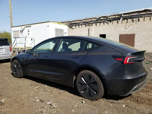 5YJ3E1EB5SF927532 2025 TESLA MODEL 3 - Image 2