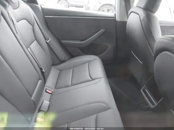 5YJ3E1EB5SF935033 2025 TESLA MODEL 3 - Image 8