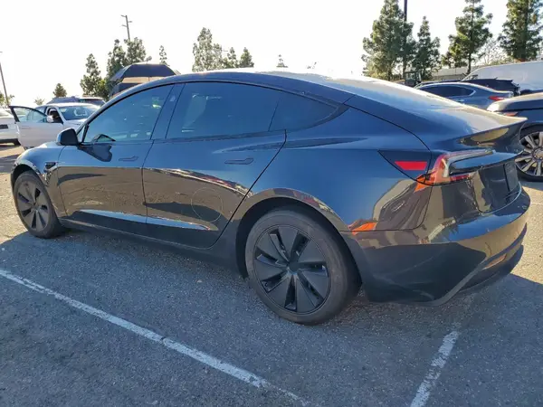 5YJ3E1EB5SF939115 2025 TESLA MODEL 3 - Image 2