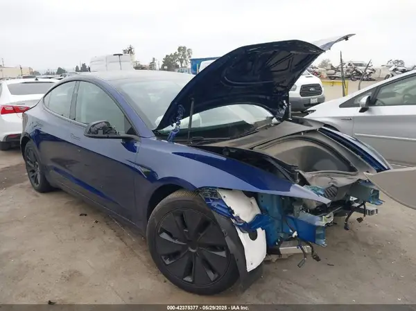 5YJ3E1EB5SF939258 2025 TESLA MODEL 3 - Image 1