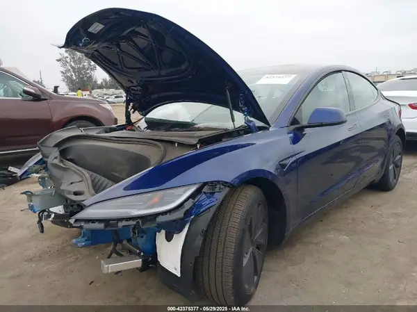 5YJ3E1EB5SF939258 2025 TESLA MODEL 3 - Image 2