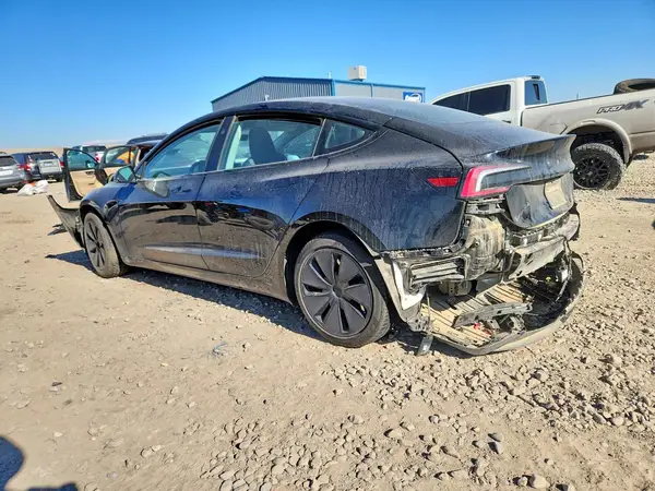 5YJ3E1EB5SF941186 2025 TESLA MODEL 3 - Image 2