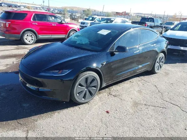 5YJ3E1EB5SF951541 2025 TESLA MODEL 3 - Image 2