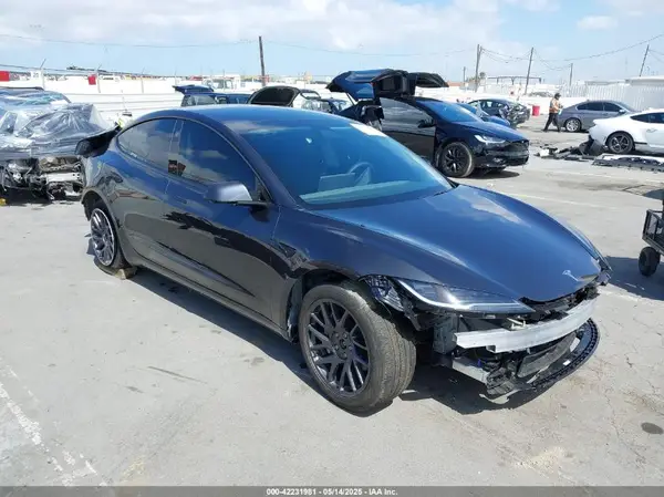 5YJ3E1EB5SF960787 2025 TESLA MODEL 3 - Image 1
