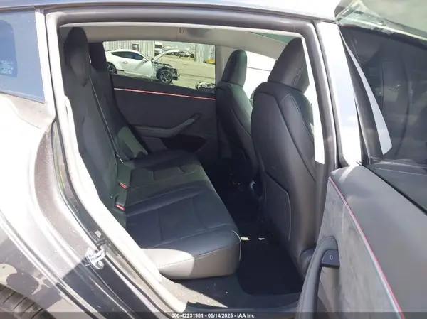 5YJ3E1EB5SF960787 2025 TESLA MODEL 3 - Image 8
