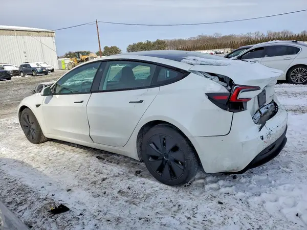 5YJ3E1EB5SF965116 2025 TESLA MODEL 3 - Image 2