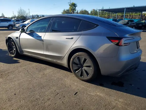 5YJ3E1EB5SF969974 2025 TESLA MODEL 3 - Image 2