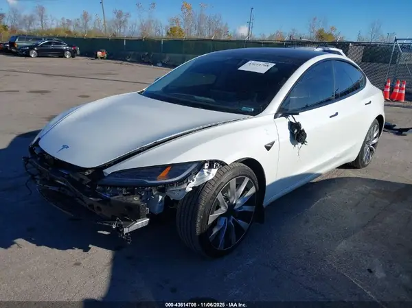 5YJ3E1EB5SF987469 2025 TESLA MODEL 3 - Image 2