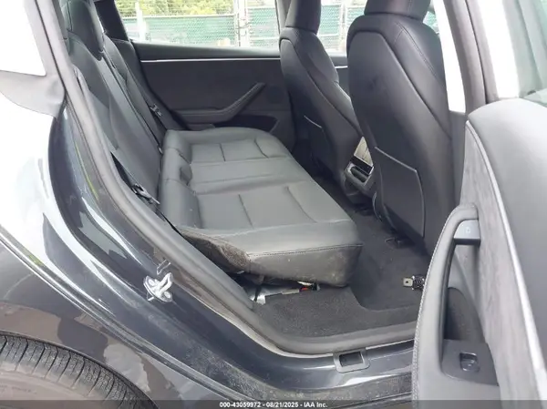 5YJ3E1EB5SF989304 2025 TESLA MODEL 3 - Image 8