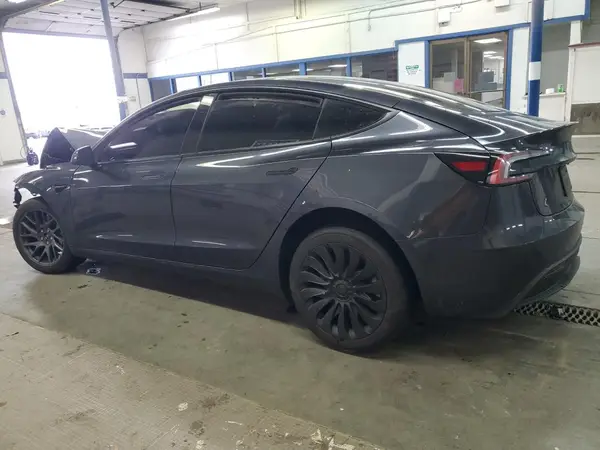 5YJ3E1EB5SF996415 2025 TESLA MODEL 3 - Image 2