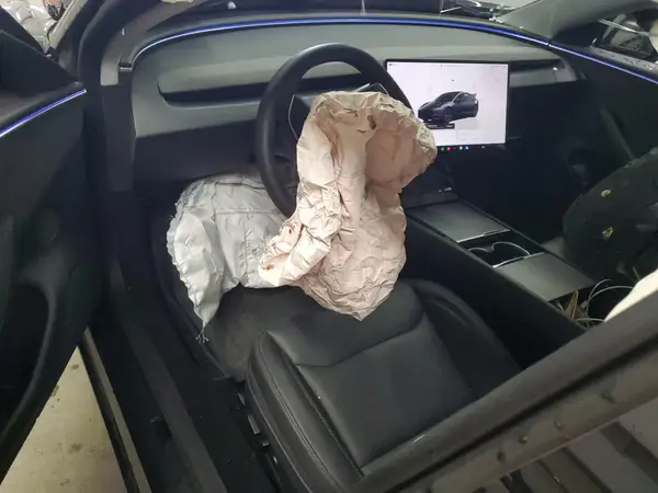 5YJ3E1EB5SF996415 2025 TESLA MODEL 3 - Image 8