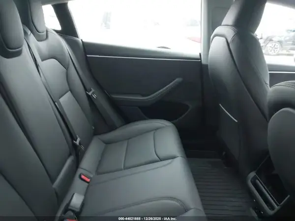 5YJ3E1EB5TF116802 2026 TESLA MODEL 3 - Image 8