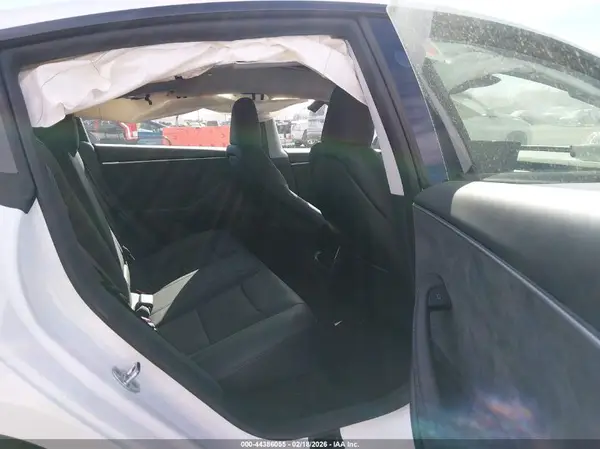 5YJ3E1EB5TF121532 2026 TESLA MODEL 3 - Image 8