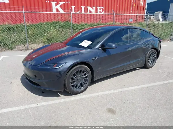 5YJ3E1EB5TF156118 2026 TESLA MODEL 3 - Image 2