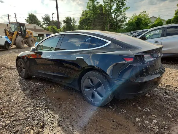 5YJ3E1EB6JF054064 2018 TESLA MODEL 3 - Image 2