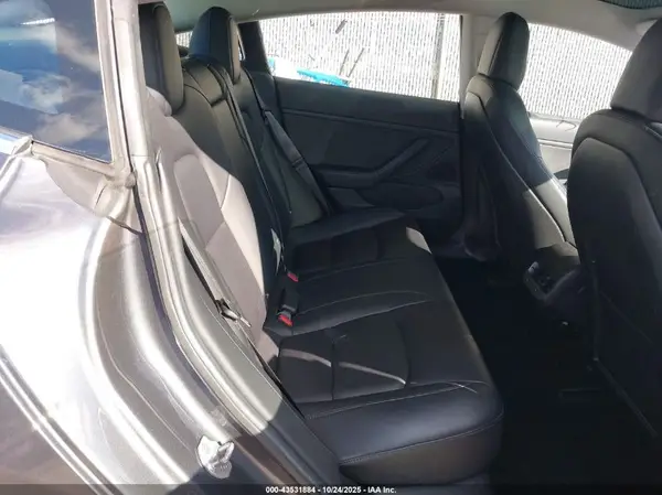 5YJ3E1EB6JF054372 2018 TESLA MODEL 3 - Image 8