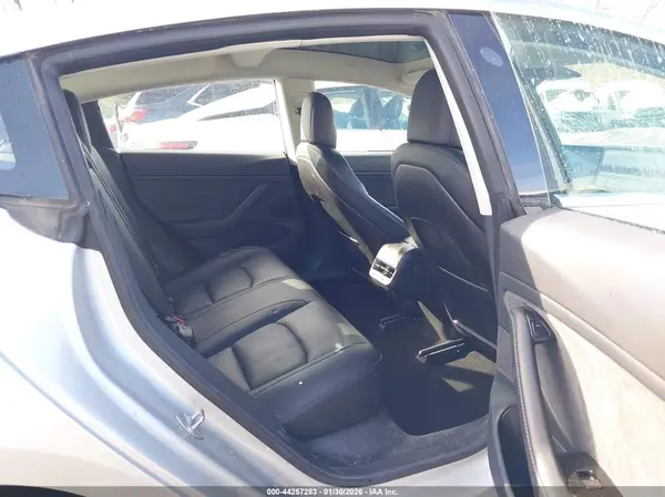 5YJ3E1EB6JF065064 2018 TESLA MODEL 3 - Image 8