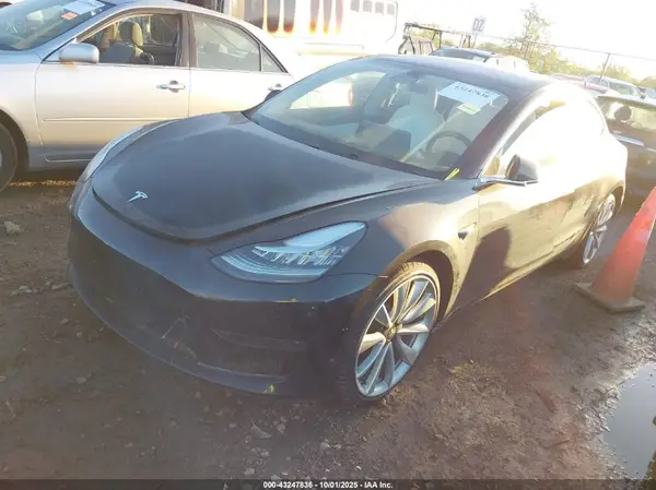 5YJ3E1EB6JF082267 2018 TESLA MODEL 3 - Image 2