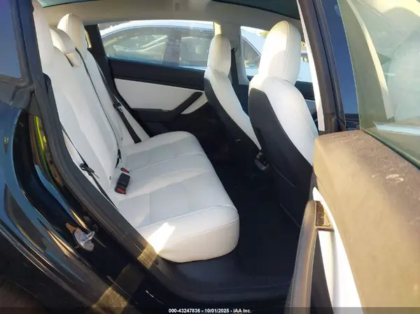 5YJ3E1EB6JF082267 2018 TESLA MODEL 3 - Image 8