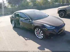 5YJ3E1EB6JF082673 2018 TESLA MODEL 3