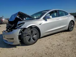 5YJ3E1EB6JF085766 2018 TESLA MODEL 3