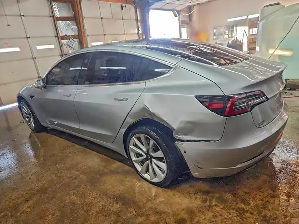 5YJ3E1EB6JF087663 2018 TESLA MODEL 3 - Image 2