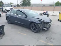 5YJ3E1EB6JF089834 2018 TESLA MODEL 3