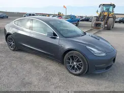 5YJ3E1EB6JF096069 2018 TESLA MODEL 3