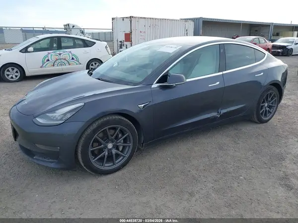 5YJ3E1EB6JF096069 2018 TESLA MODEL 3 - Image 2