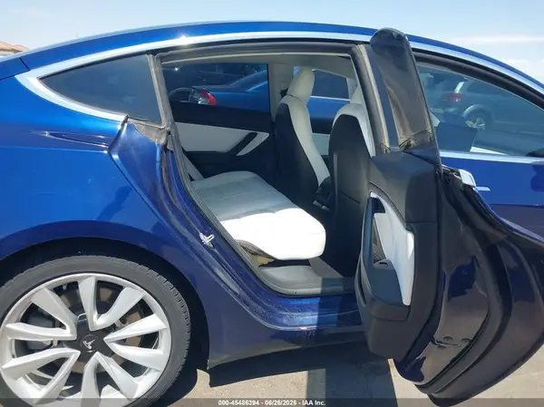 5YJ3E1EB6JF097853 2018 TESLA MODEL 3 - Image 8