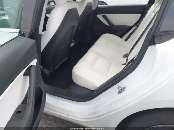 5YJ3E1EB6JF100184 2018 TESLA MODEL 3 - Image 8