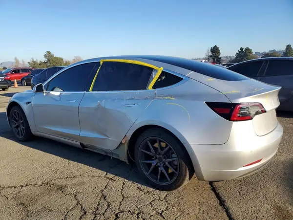 5YJ3E1EB6JF100198 2018 TESLA MODEL 3 - Image 2