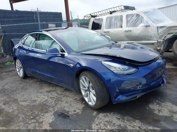 5YJ3E1EB6JF101044 2018 TESLA MODEL 3 - Image 1